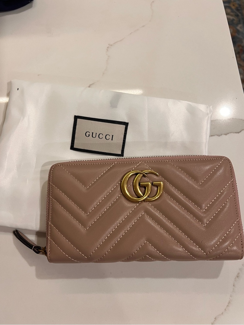 Gucci Beige Chevron GG Zip Wallet with Gold Hardware